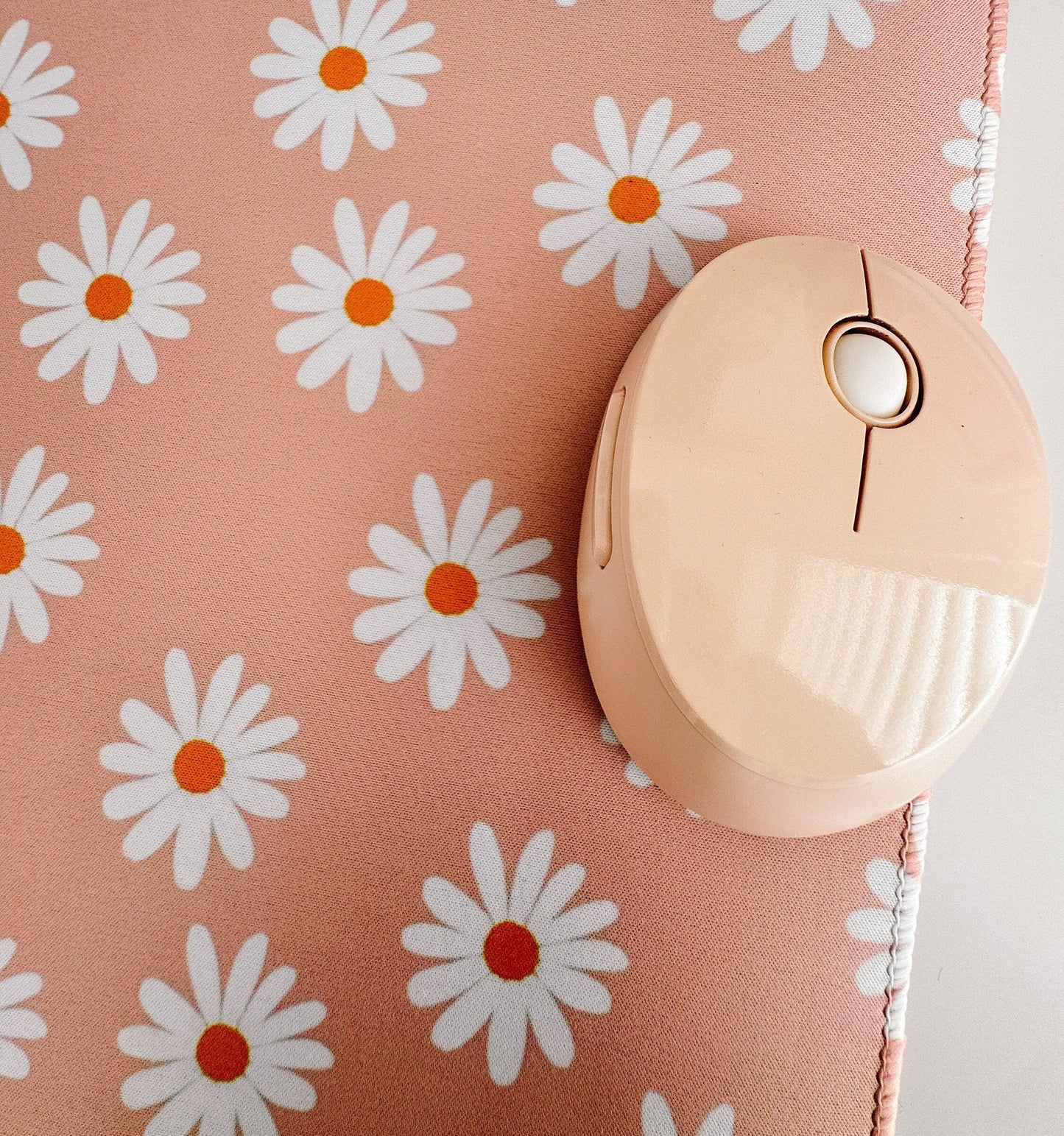 Adorable Pink Daisy Large Gaming Mouse Pad