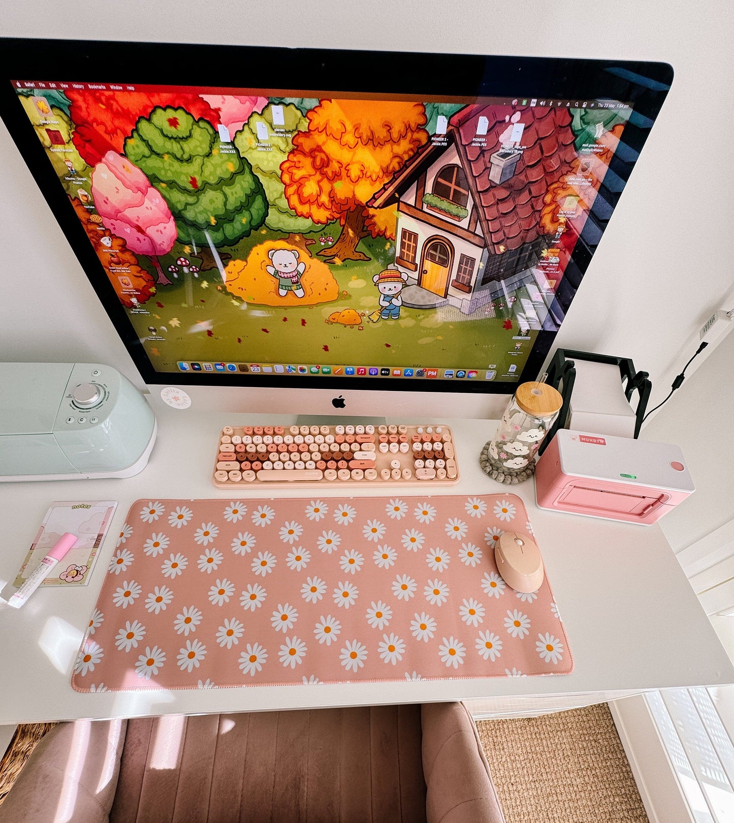 Adorable Pink Daisy Large Gaming Mouse Pad